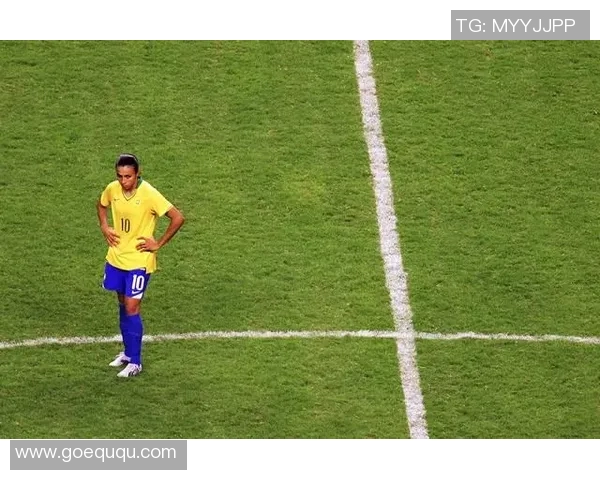 足球明星真人手办精美展示球场传奇人物的艺术魅力与收藏价值